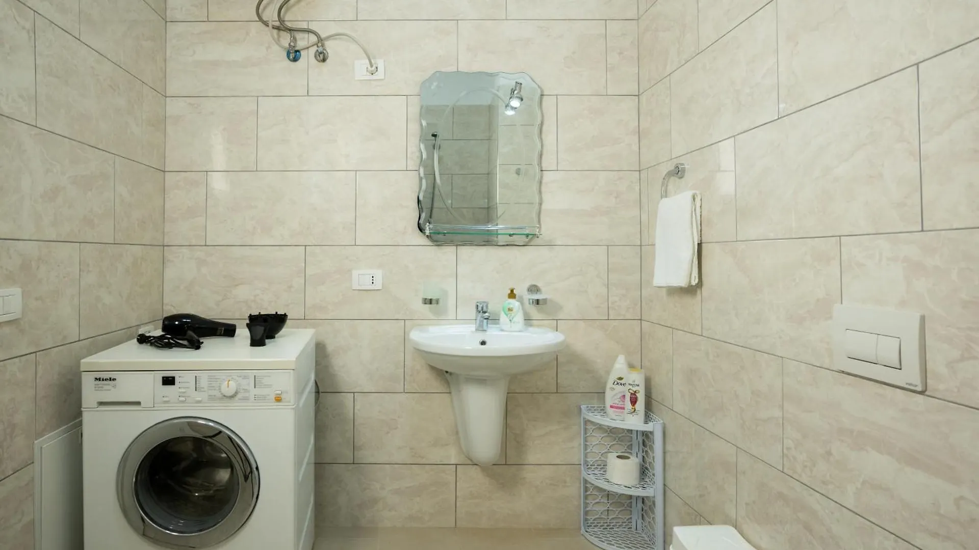 Unique Apartment Τίρανα