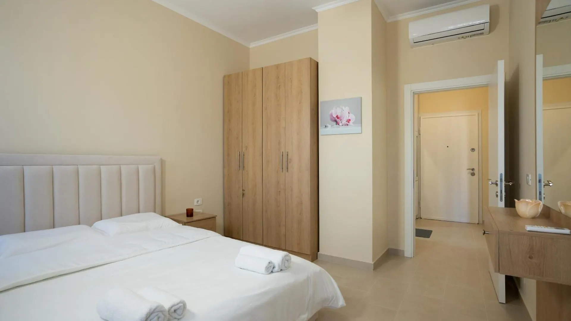 Unique Apartment Τίρανα
